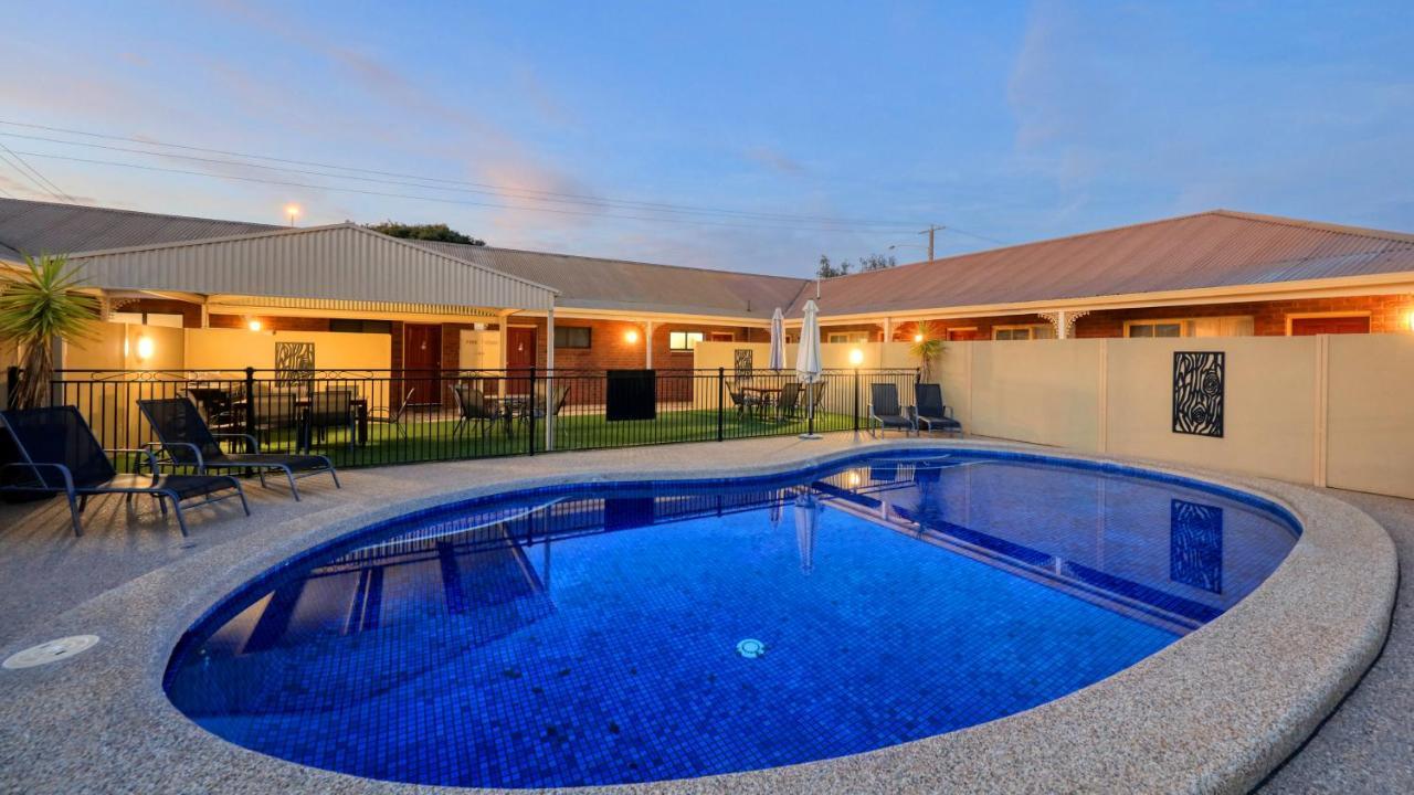 Top Of The Town Motel & Apartments Benalla Esterno foto